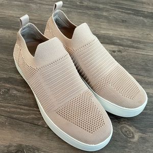 Used Women’s Steve Madden Platform Sneaker Shoe (Pink)